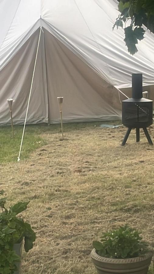 فندق سكيغنيسفي  Luxury Glamping At The Riverside المظهر الخارجي الصورة