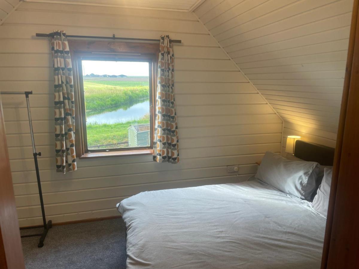 فندق سكيغنيسفي  Luxury Glamping At The Riverside المظهر الخارجي الصورة